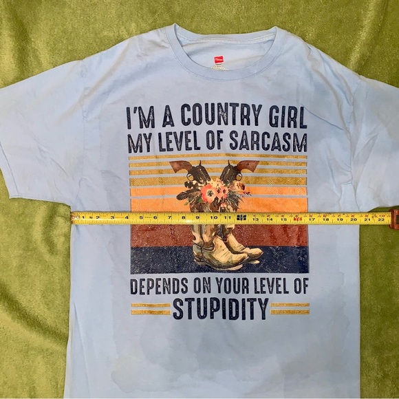 👢"I'm a Country Girl..." Baby Blue Tee size Large - Picture 3 of 6